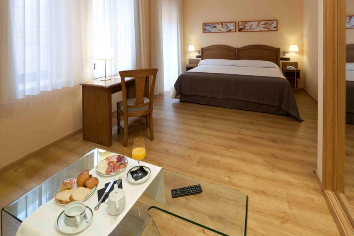 Exe Astur Plaza Hotel Astorga Ngoại thất bức ảnh